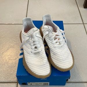 Adidas sobakov